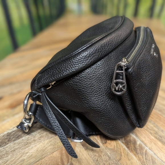 MICHAEL KORS Bag Silver Slater Medium Black & Silver Sling Bag Fanny Pack - Picture 4 of 4